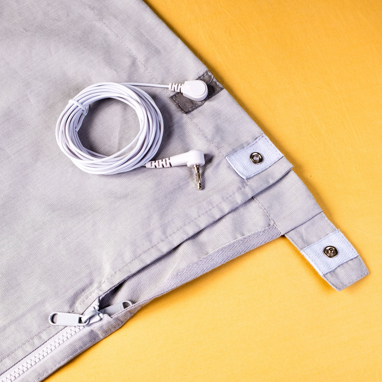Premium deluxe sleeping bag liner / EMF protection